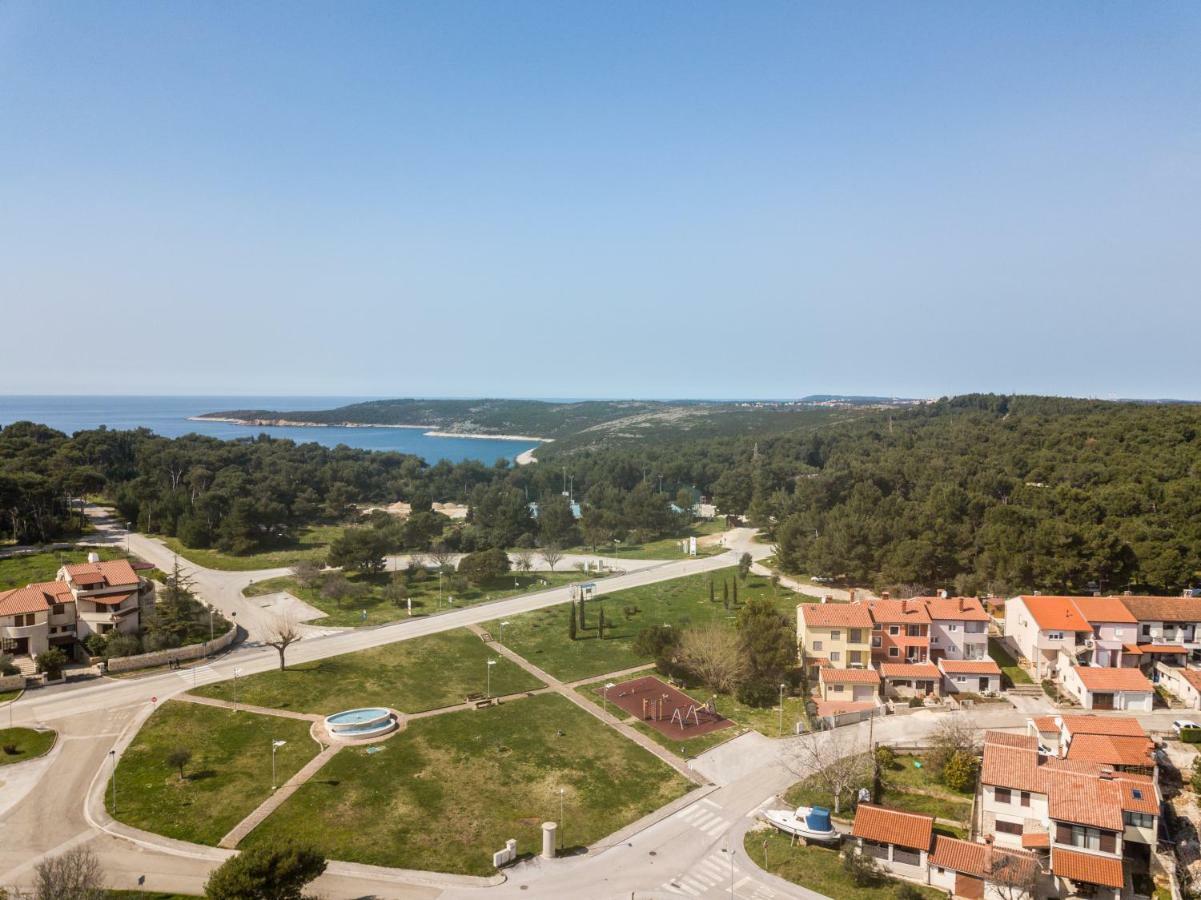 Apartment Lavanda Premantura Buitenkant foto