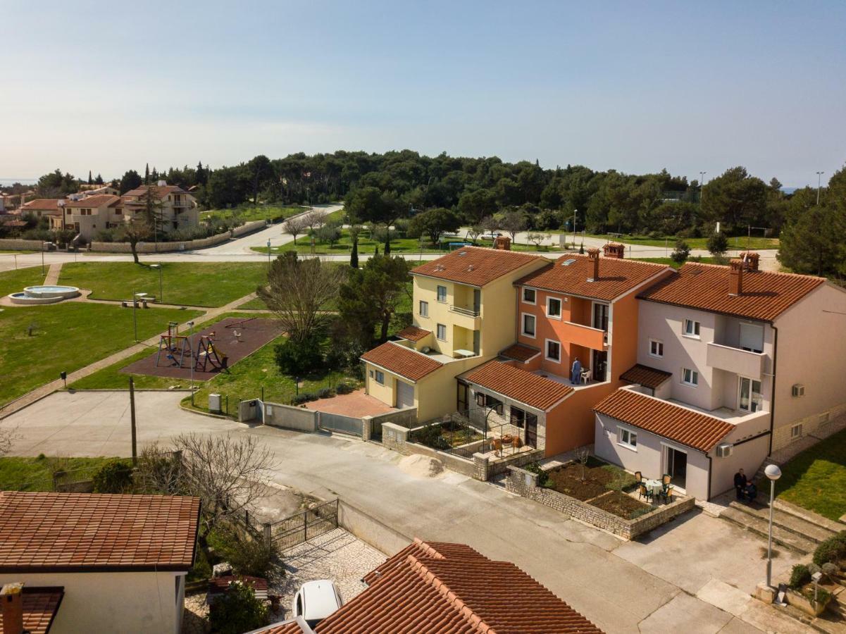 Apartment Lavanda Premantura Buitenkant foto