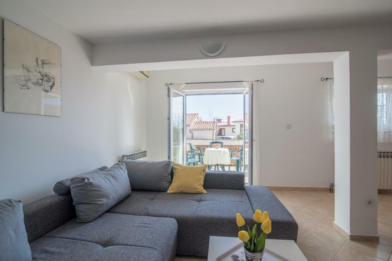 Apartment Lavanda Premantura Buitenkant foto
