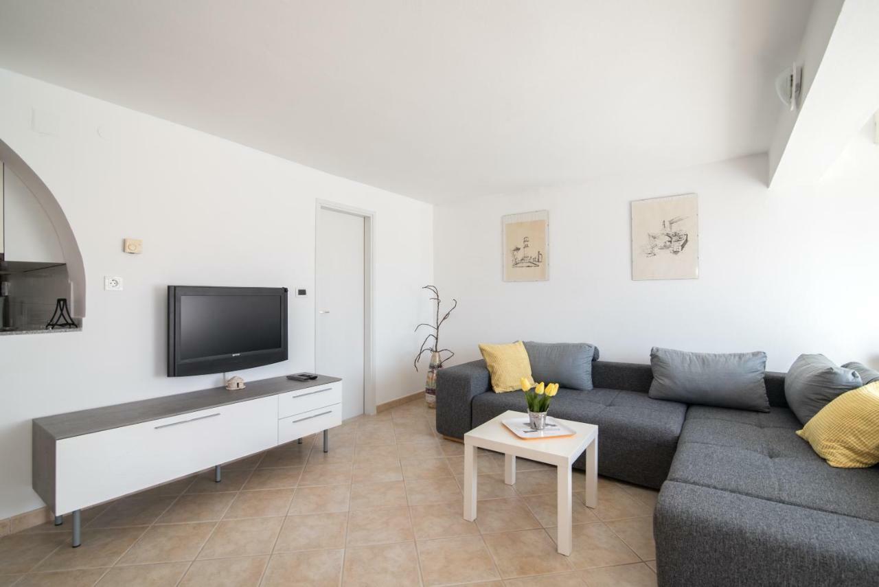Apartment Lavanda Premantura Buitenkant foto