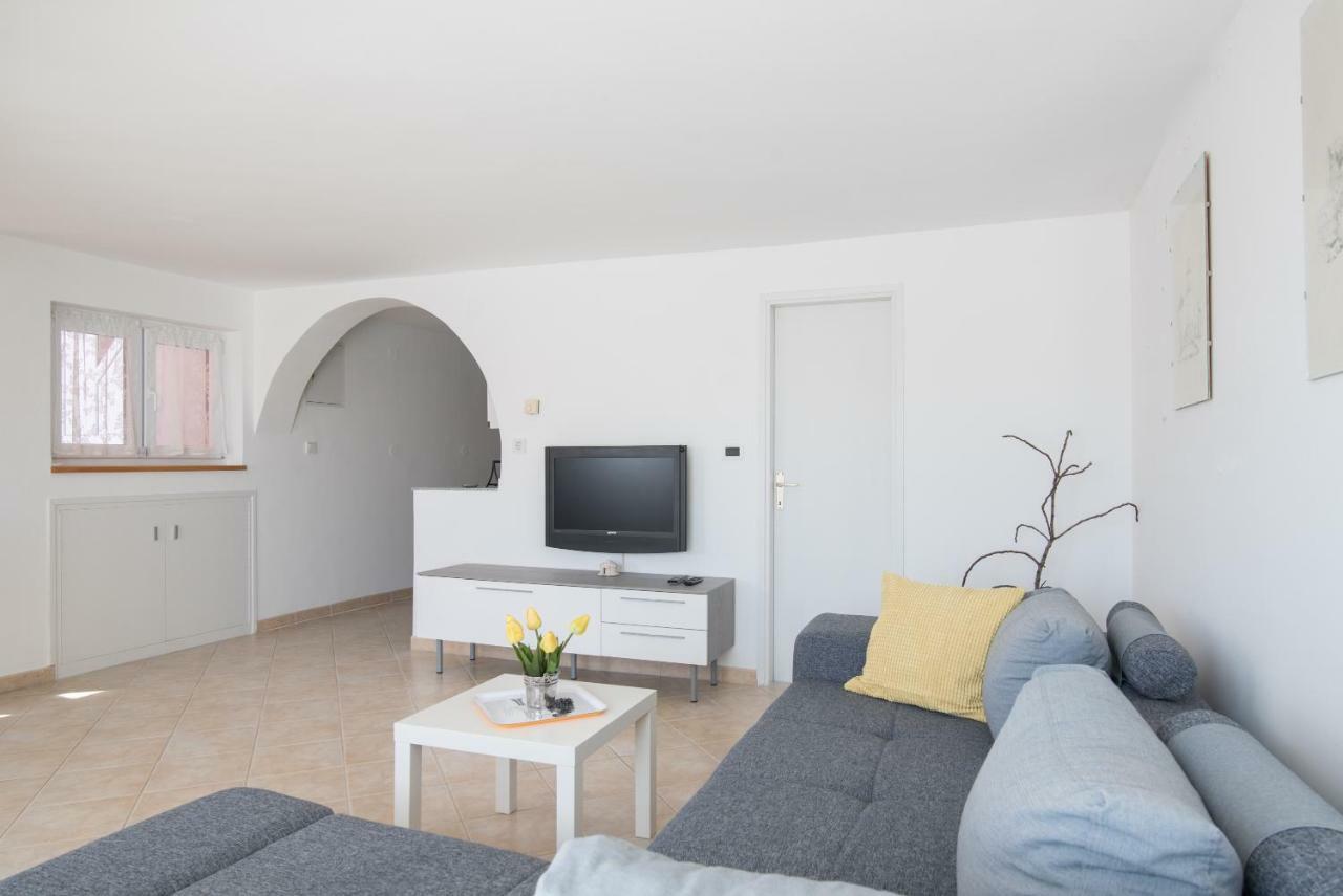 Apartment Lavanda Premantura Buitenkant foto